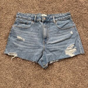 Pacsun Women’s 30 Mom Short Distressed Light Wash EUC 100% Cotton